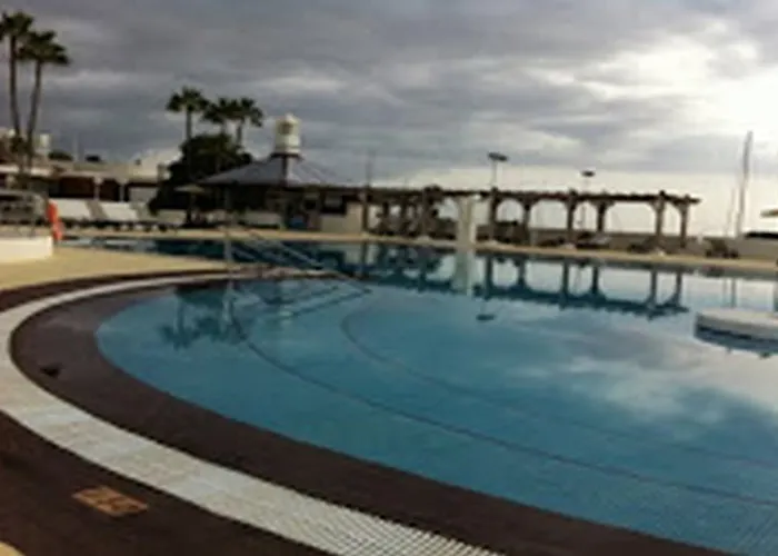 מלון Puerto Colon Club 3*