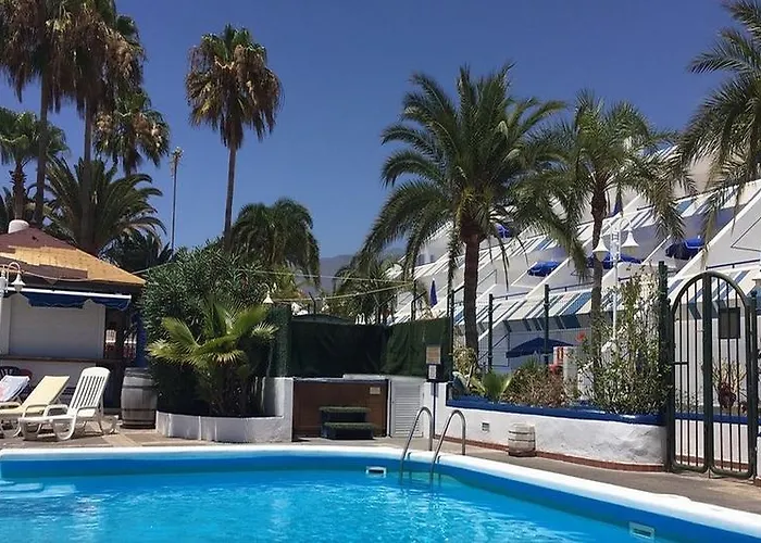 Puerto Colon Club אדחה